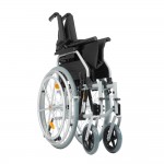 Кресло-коляска для инвалидов Ortonica Trend 45 оснащена приводом для управления одной рукой и повышенную грузоподъемность